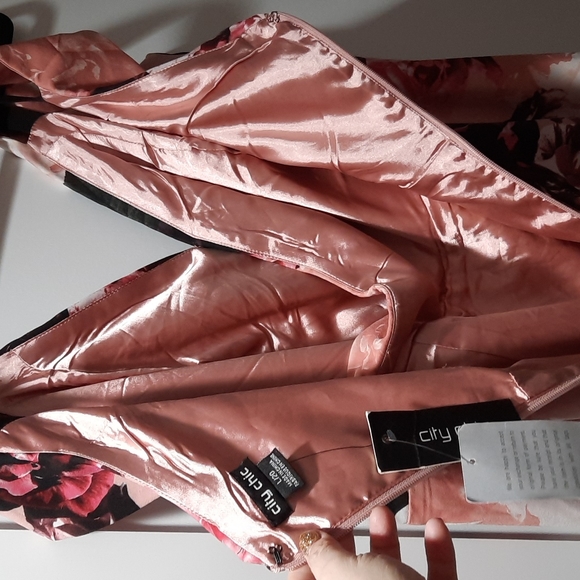 20 Plus Size City Chic Lost in Love Off Shoulder Dress - Picture 7 of 9